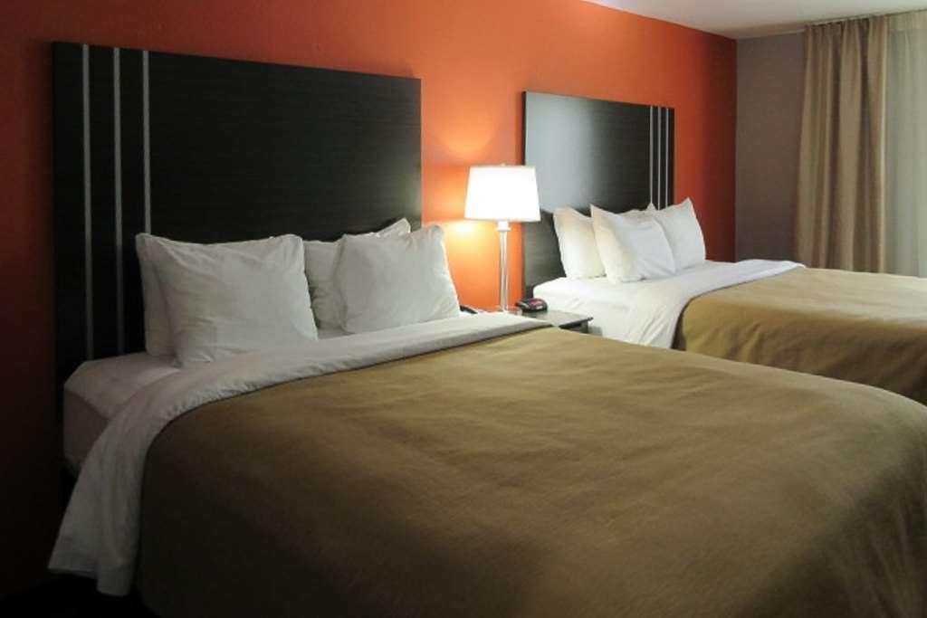 Quality Inn & Suites Fresno Northwest Room photo
